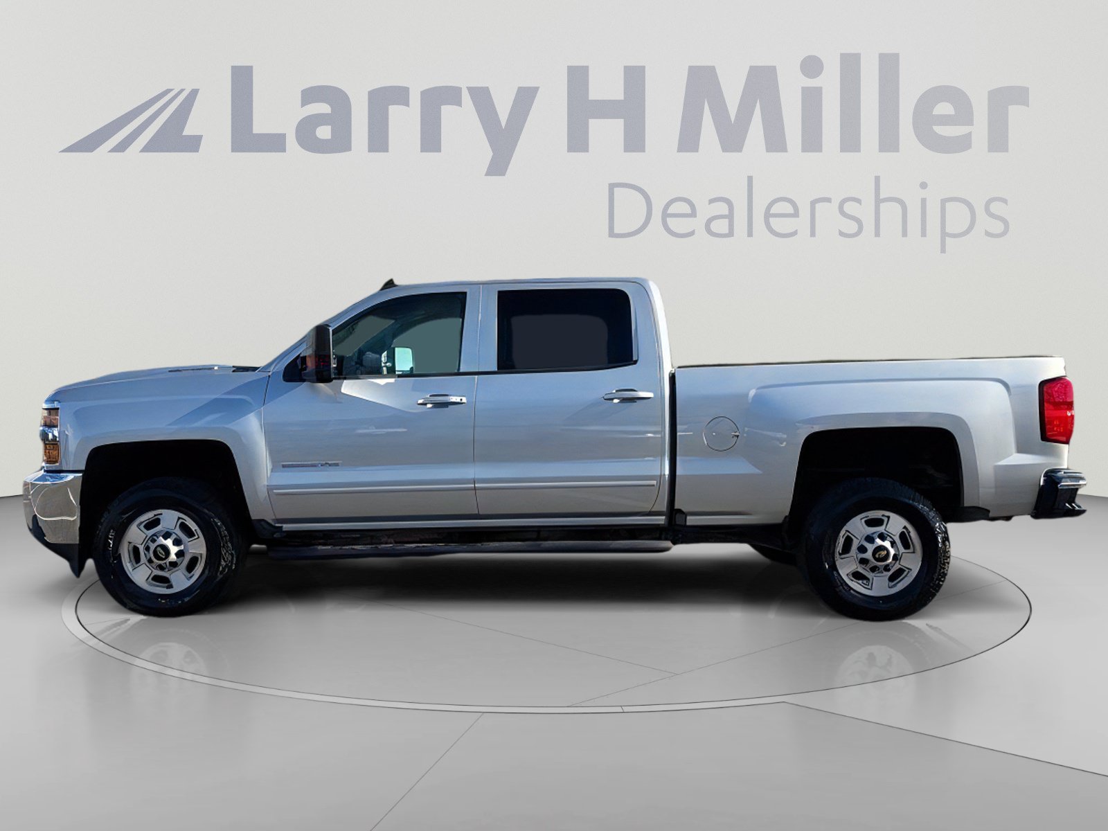 Used 2019 Chevrolet Silverado 2500 LT w/ LT Plus Package RWD image 2