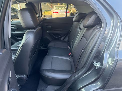 Used 2017 Chevrolet Trax LT w/ LT Convenience Package image 14