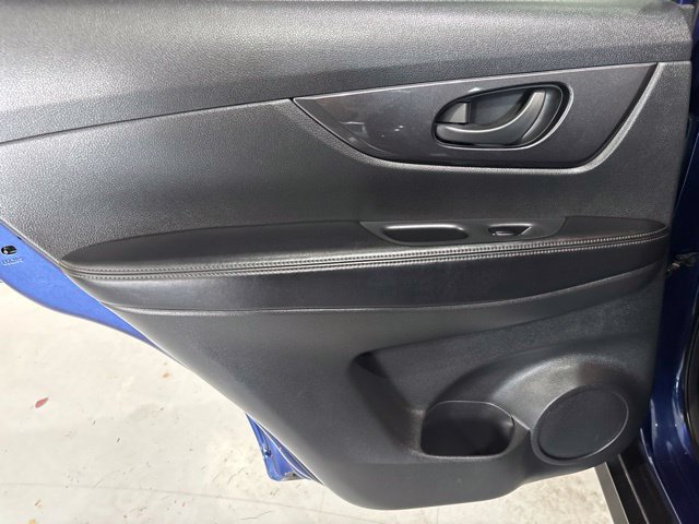 Used 2020 Nissan Rogue S FWD image 27