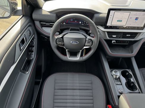 New 2026 Ford Explorer ST-Line w/ ST-Line Street Pack image 14