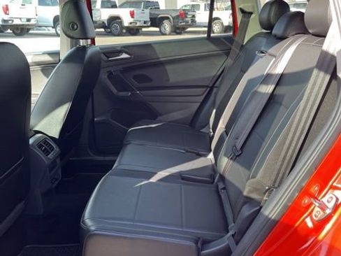 Used 2018 Volkswagen Tiguan SE image 28