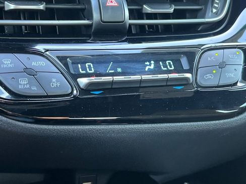 Used 2020 Toyota C-HR XLE image 23