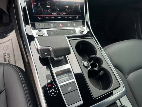 Used 2025 Audi Q7 2.0T Premium image 23