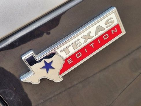 Used 2022 Ford Expedition XLT image 11