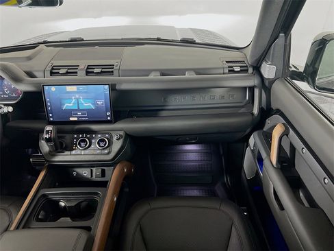 Used 2024 Land Rover Defender 130 X image 24