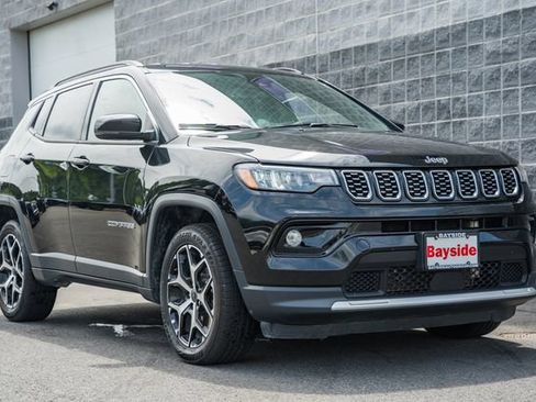 Used 2025 Jeep Compass Limited AWD/4WD image 2