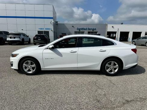 Used 2024 Chevrolet Malibu LS FWD image 2