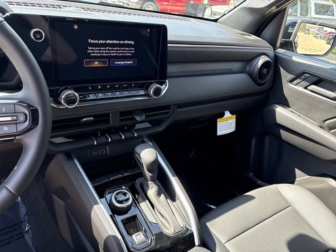 New 2026 Chevrolet Colorado Trail Boss AWD/4WD image 9