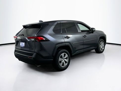 Used 2023 Toyota RAV4 LE AWD/4WD image 5