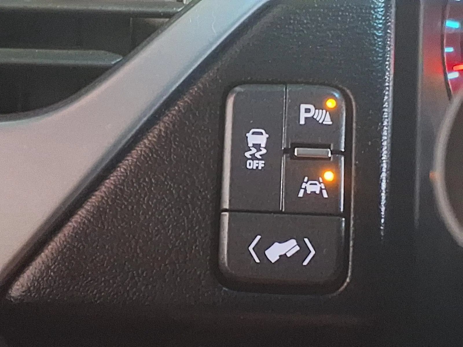 Used 2018 Chevrolet Suburban LT AWD/4WD image 29