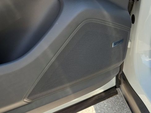 Certified 2023 Porsche Cayenne Platinum Edition AWD/4WD image 27