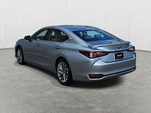 Certified 2023 Lexus ES 300h w/ Luxury Package image 7