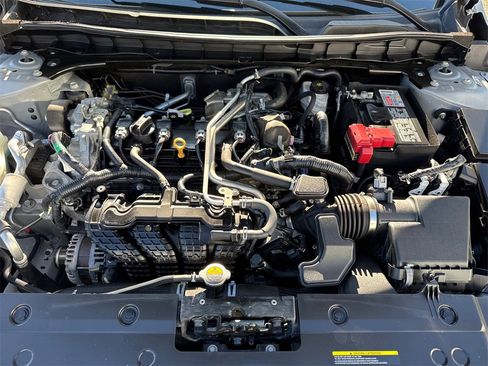 Used 2022 Nissan Altima 2.5 SV w/ SV Premium Package image 8