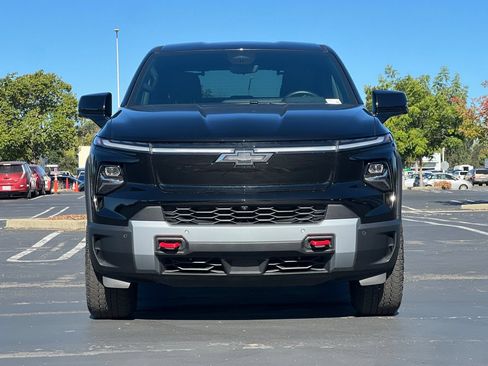 Used 2026 Chevrolet Silverado EV Trail Boss AWD/4WD image 9