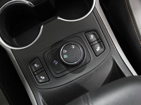 Used 2019 GMC Terrain SLT w/ Preferred Package image 17