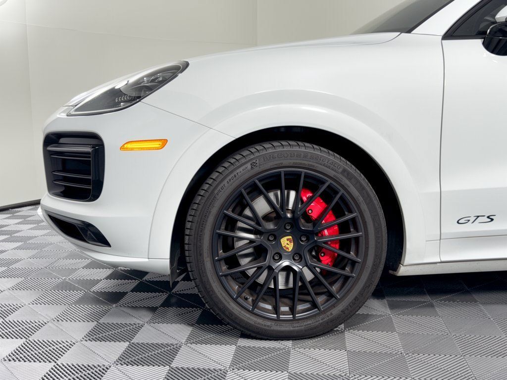 Used 2022 Porsche Cayenne GTS AWD/4WD image 13
