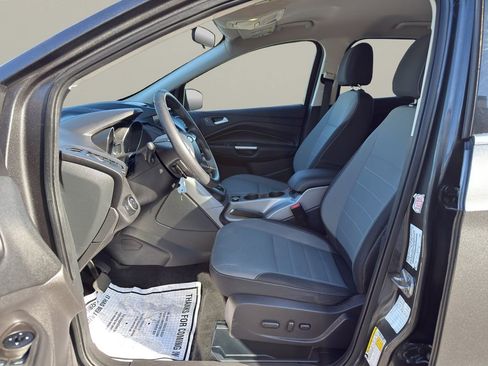 Used 2016 Ford Escape SE w/ Equipment Group 201A image 9