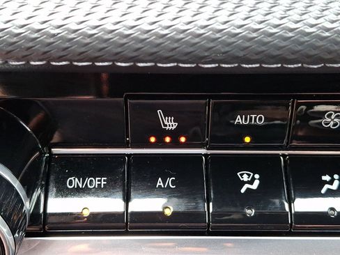 Used 2026 Chevrolet Equinox LT w/ Convenience Package II FWD image 23