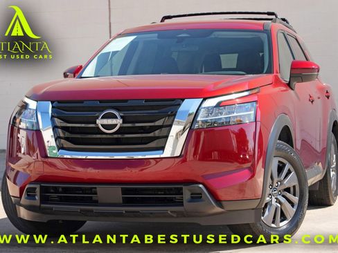 Used 2022 Nissan Pathfinder SV image 1