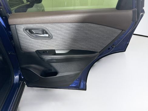 Used 2023 Nissan Rogue SV FWD image 29