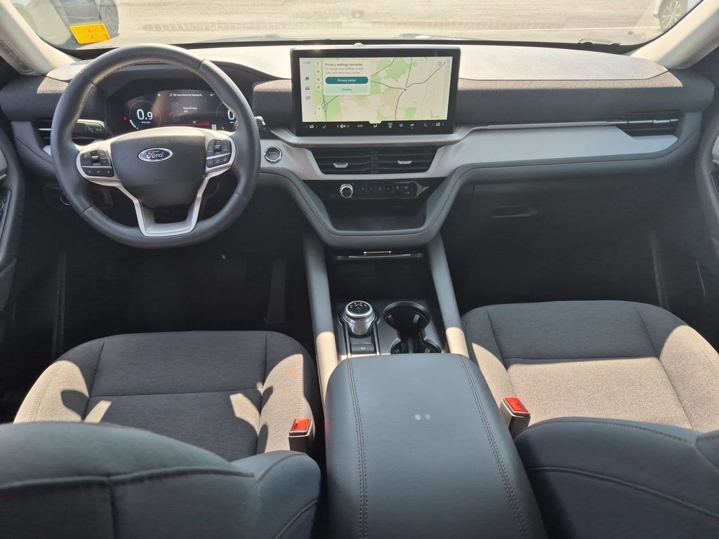 Used 2025 Ford Explorer Active RWD image 24
