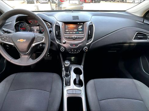 Used 2017 Chevrolet Cruze LT image 15