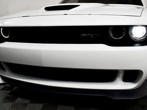 Used 2015 Dodge Challenger SRT Hellcat image 13