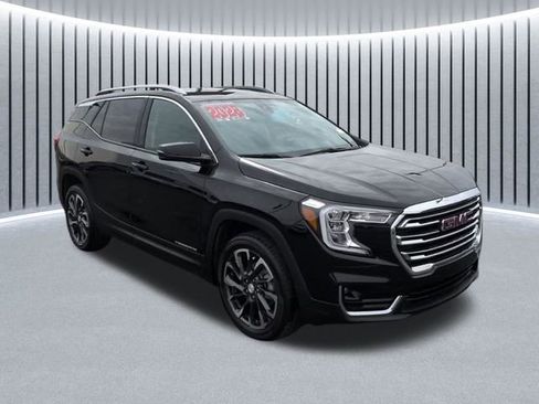 Certified 2023 GMC Terrain SLT AWD/4WD image 2