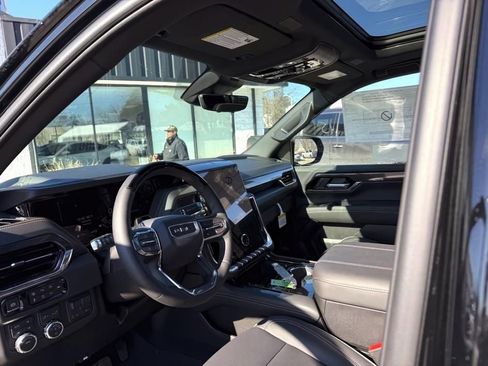 New 2026 GMC Yukon XL Elevation w/ Elevation Premium Package image 18