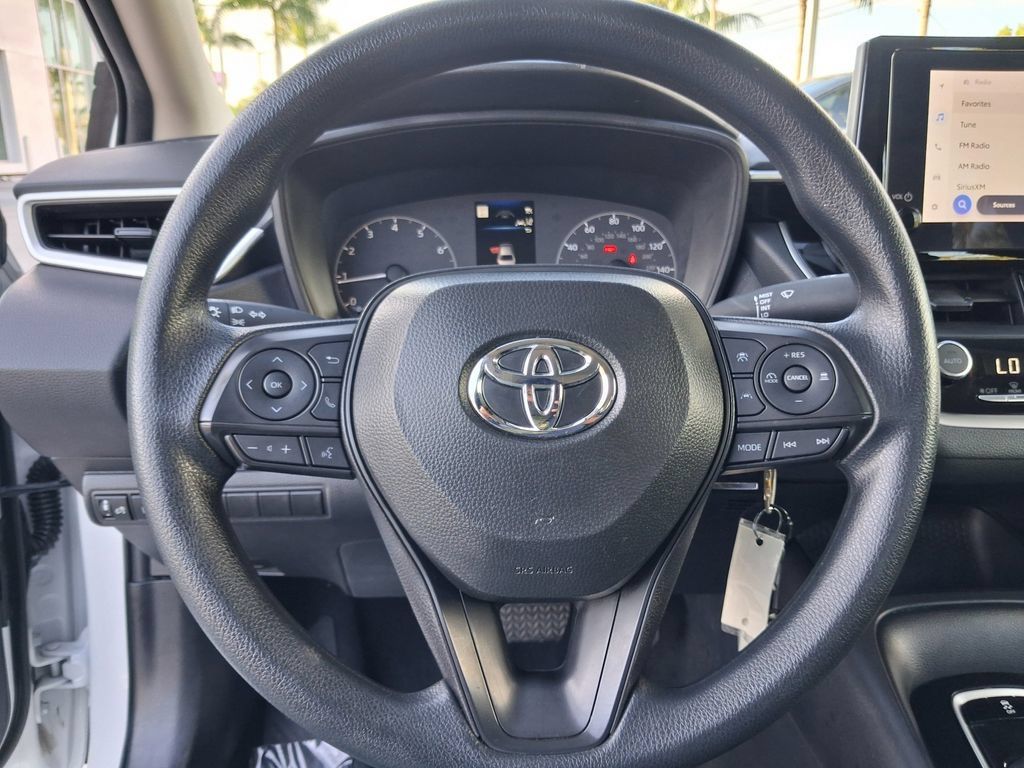 Used 2025 Toyota Corolla LE FWD image 18