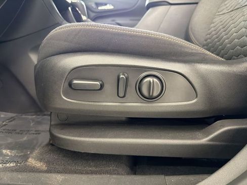 Used 2021 Chevrolet Equinox LT FWD image 21