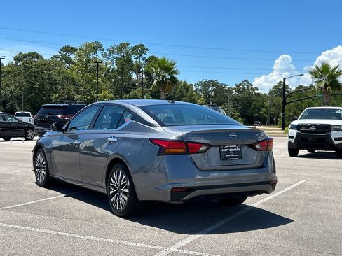 Used 2024 Nissan Altima 2.5 SV FWD image 3