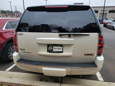Used 2009 GMC Yukon Denali image 5
