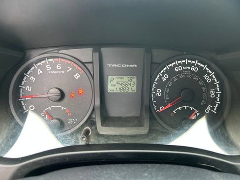 Used 2017 Toyota Tacoma SR w/ SR Convenience Package RWD image 16