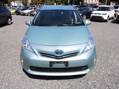Used 2014 Toyota Prius V Three image 3