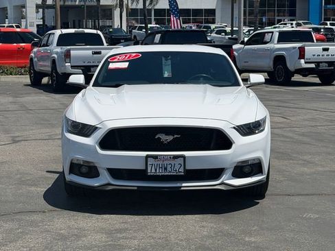 Used 2017 Ford Mustang GT RWD image 2