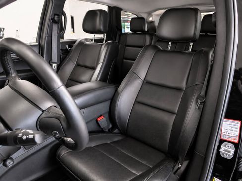 Used 2019 Jeep Grand Cherokee Limited w/ Luxury Group II AWD/4WD image 3
