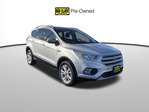 Used 2018 Ford Escape SE image 1
