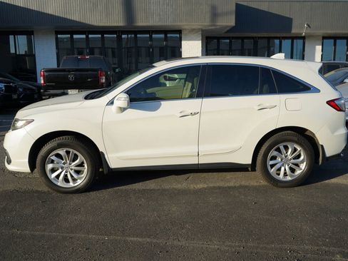 Used 2017 Acura RDX FWD image 2