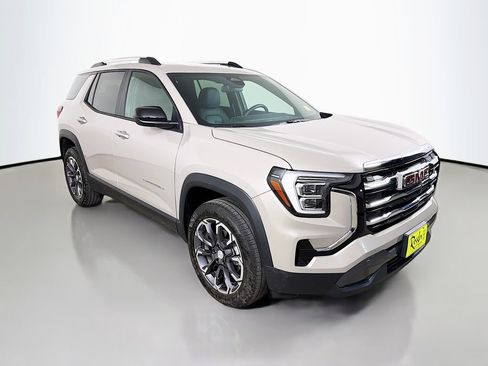 Used 2025 GMC Terrain Elevation w/ Elevation Premium Package AWD/4WD image 4