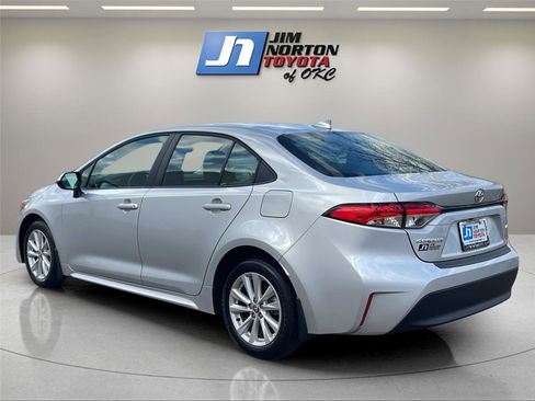 Used 2025 Toyota Corolla LE image 7