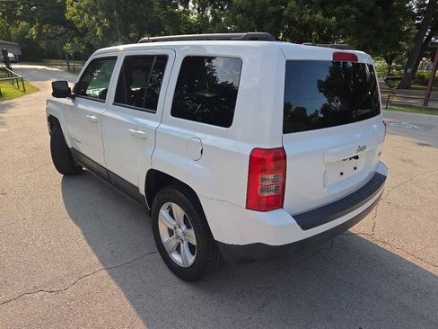 Used 2016 Jeep Patriot Latitude FWD image 3