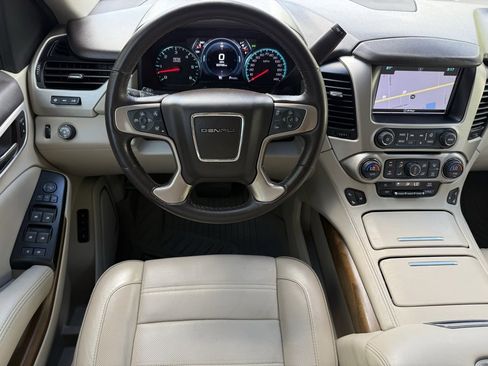 Used 2019 GMC Yukon XL Denali w/ Denali Ultimate Package image 9