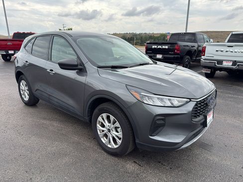 Used 2025 Ford Escape Active AWD/4WD image 3