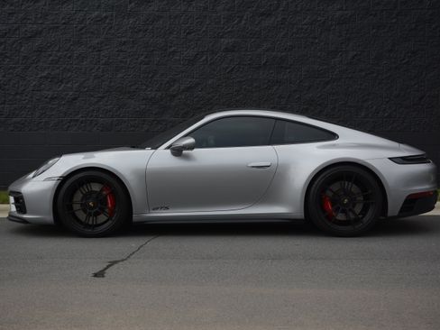 Used 2023 Porsche 911 Carrera GTS RWD image 2