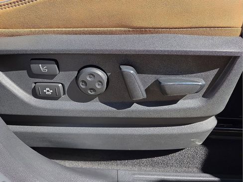 Used 2025 INFINITI QX80 Sensory image 14