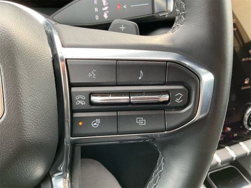 Used 2025 GMC Acadia Elevation image 30