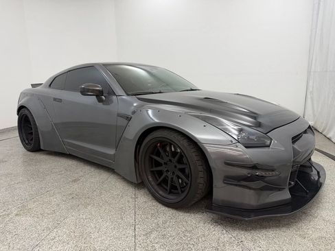 Used 2015 Nissan GT-R Black Edition AWD/4WD image 13