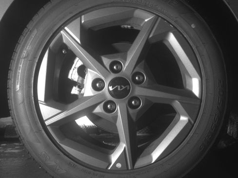 Used 2025 Kia K4 LXS image 15