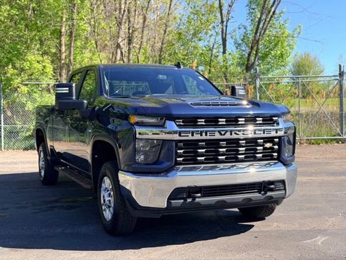 Used 2023 Chevrolet Silverado 2500 LT AWD/4WD image 3